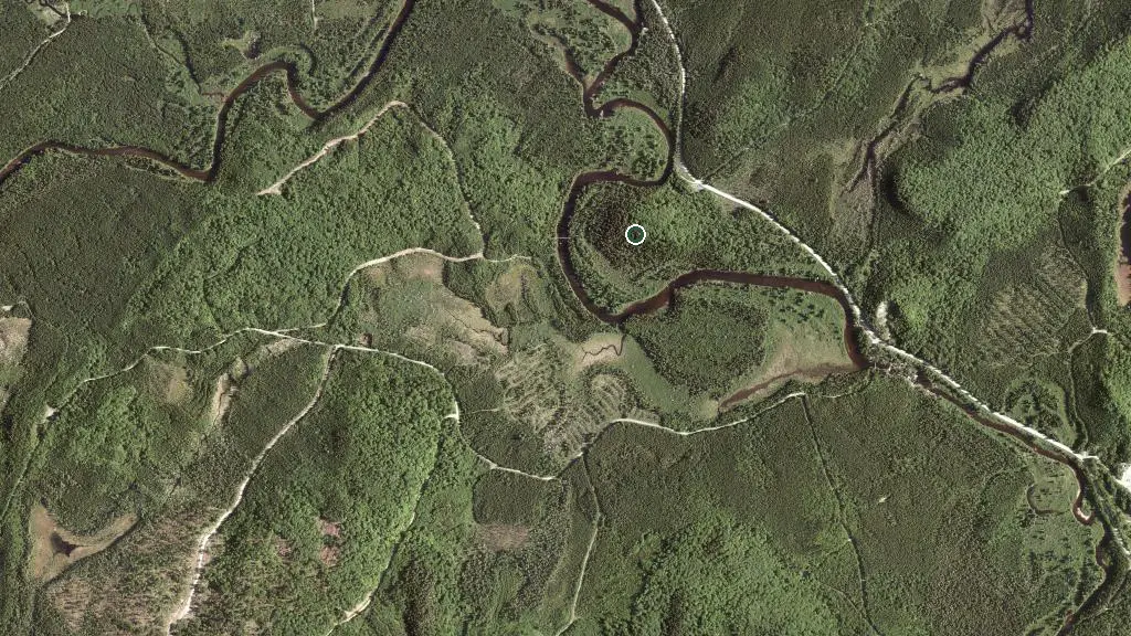 Aerial view of Refuge des Érables and surroundings