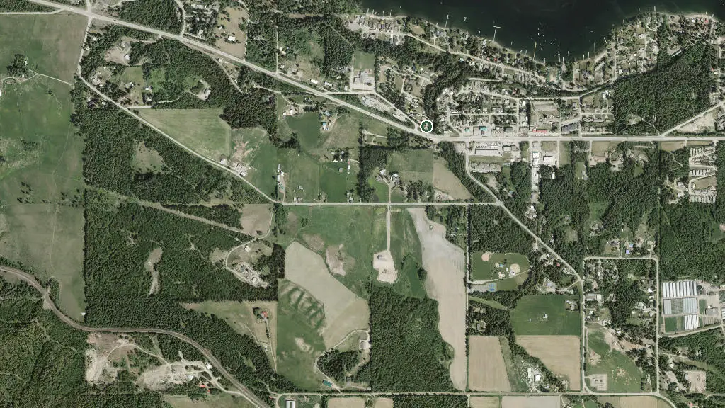Aerial view of Shuswap Lake Motel & Resort and surroundings