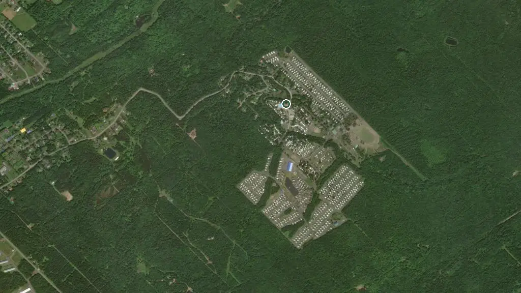 Aerial view of Camping Domaine de la Chute - Parkbridge and surroundings