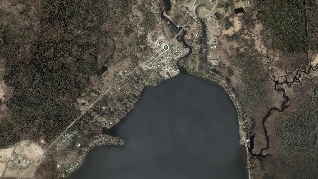Aerial view of Camping Domaine des Érables Lac Brôme Inc. and surroundings