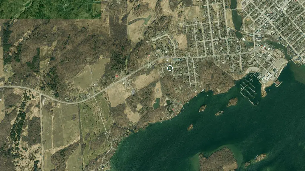 Aerial view of Pinecrest Resort and surroundings