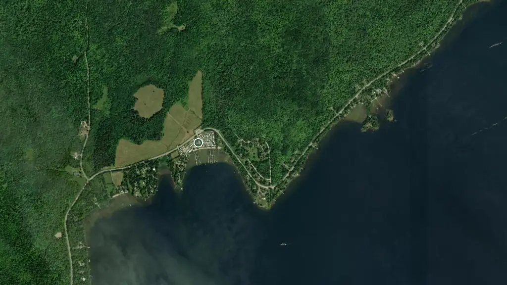 Aerial view of Camping et Hébergement la Baie du Soleil and surroundings