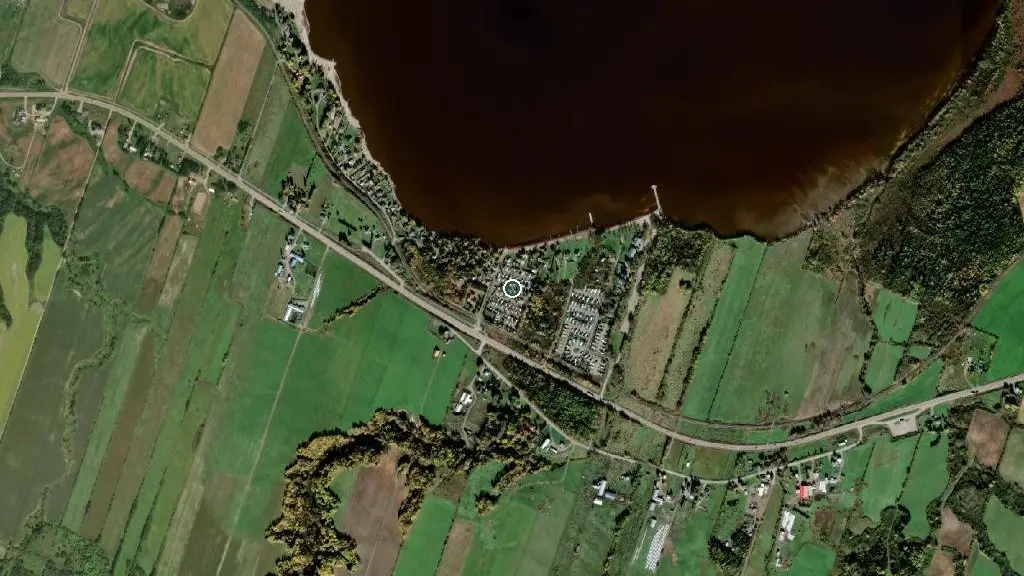 Aerial view of Coop Camping Chambord, Saisonniers seulement, terrain disponible. and surroundings