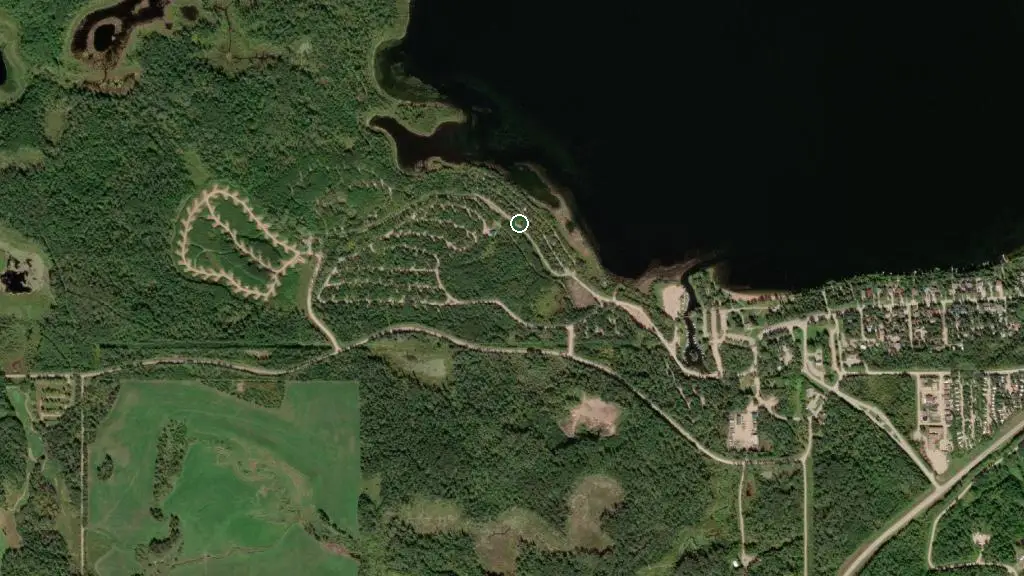 Aerial view of Lakeshore Campground and surroundings
