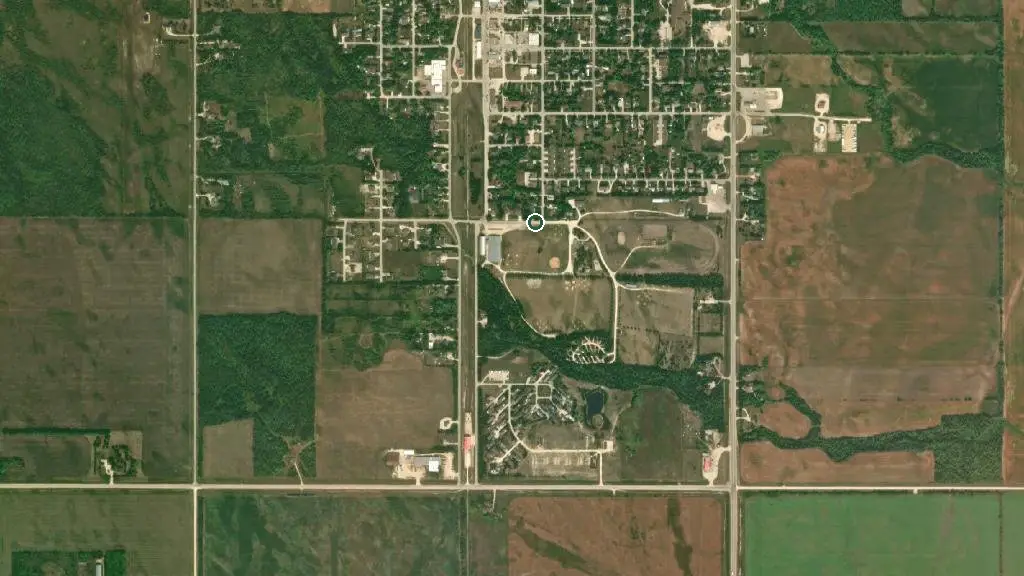 Aerial view of Teulon Rockwood Green Acres Campground and surroundings