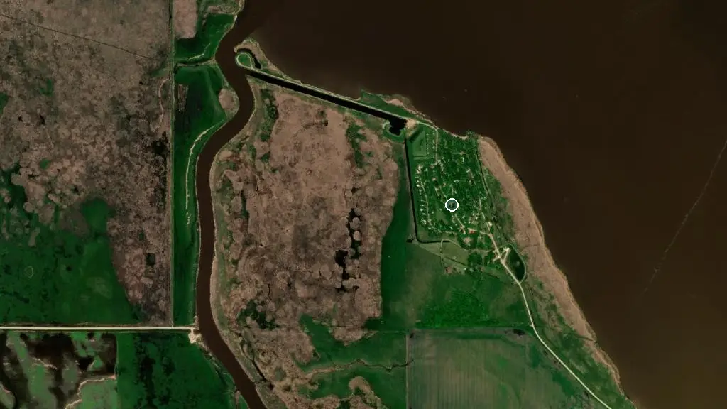 Aerial view of Lynch's Point Campground and surroundings