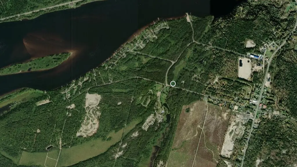 Aerial view of Camping Pointe Taillon and surroundings