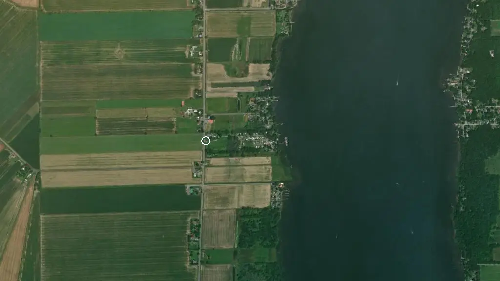 Aerial view of Camping Jardins de la Rive and surroundings