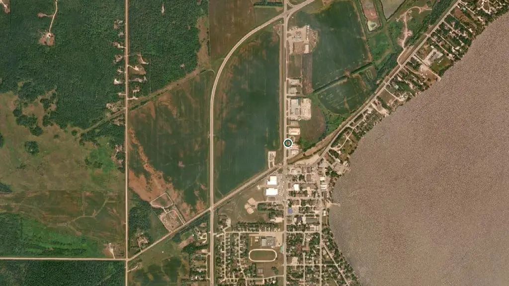 Aerial view of Riverdale Tourist Camp and surroundings