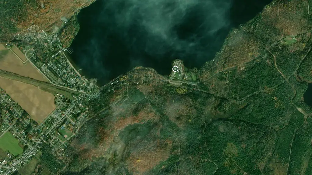 Aerial view of Camping Le Relais and surroundings