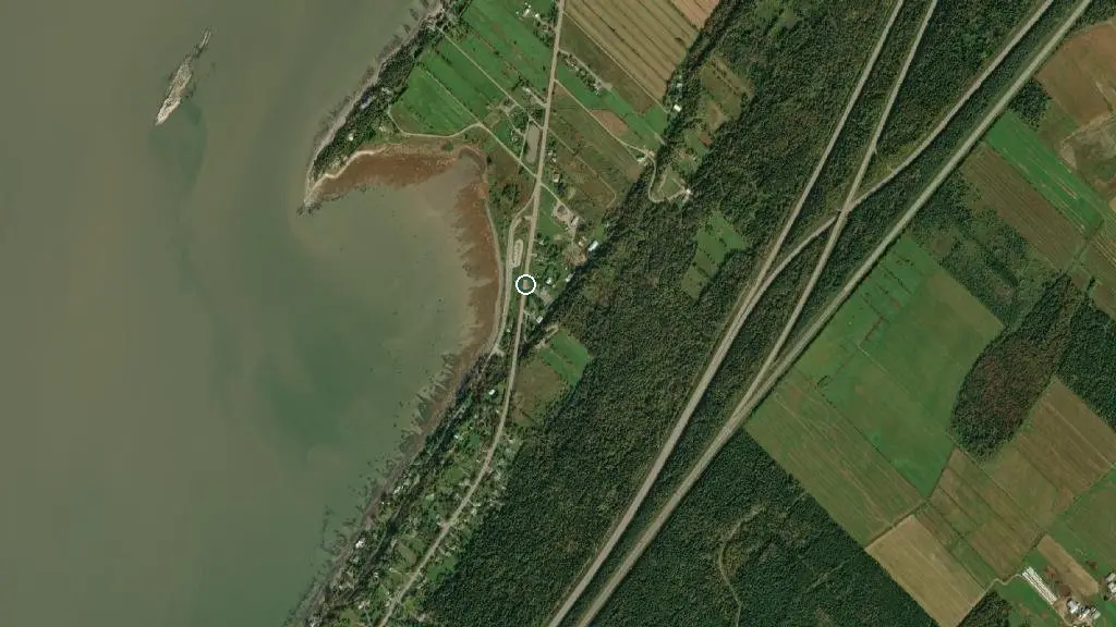 Aerial view of Camping de la Batture and surroundings