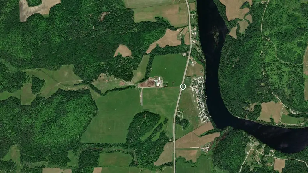 Aerial view of Camping Pionnier and surroundings
