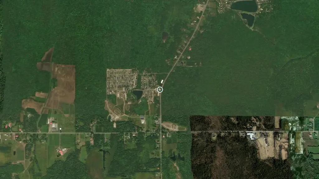 Aerial view of Camping le Dauphinais and surroundings