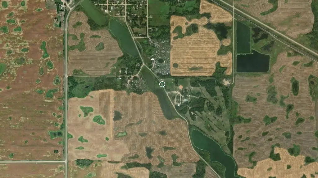 Aerial view of Ituna and District Regional Park and surroundings