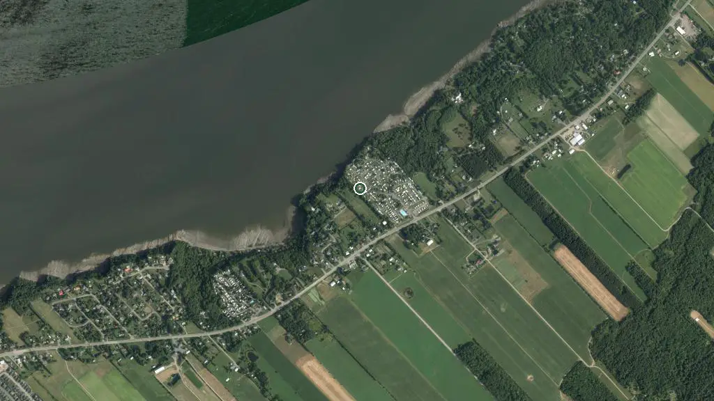 Aerial view of Camping Guilmette and surroundings