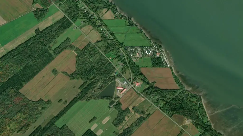 Aerial view of Centre de Villégiature Belle-Vue and surroundings