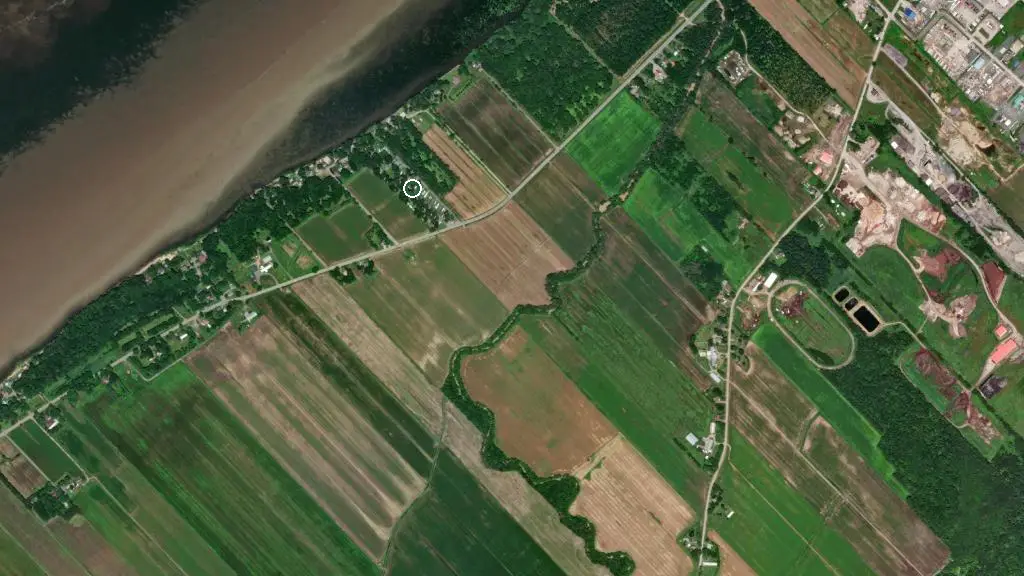 Aerial view of Le Refuge du Campeur and surroundings