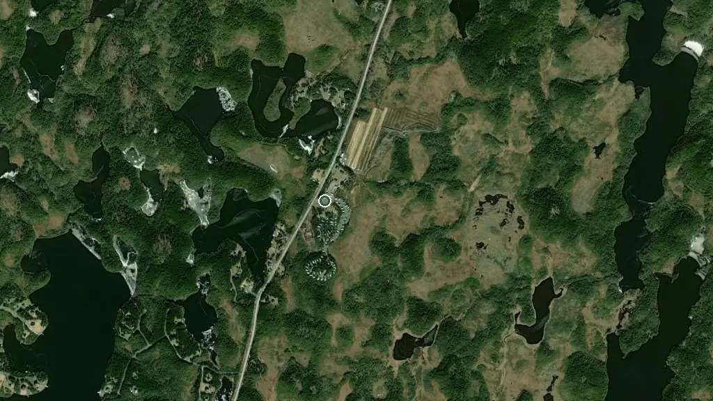 Aerial view of White Pines Resort and surroundings