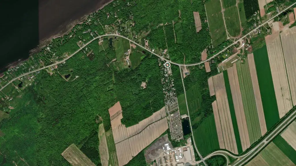 Aerial view of Camping Coop des Érables de Montmagny and surroundings