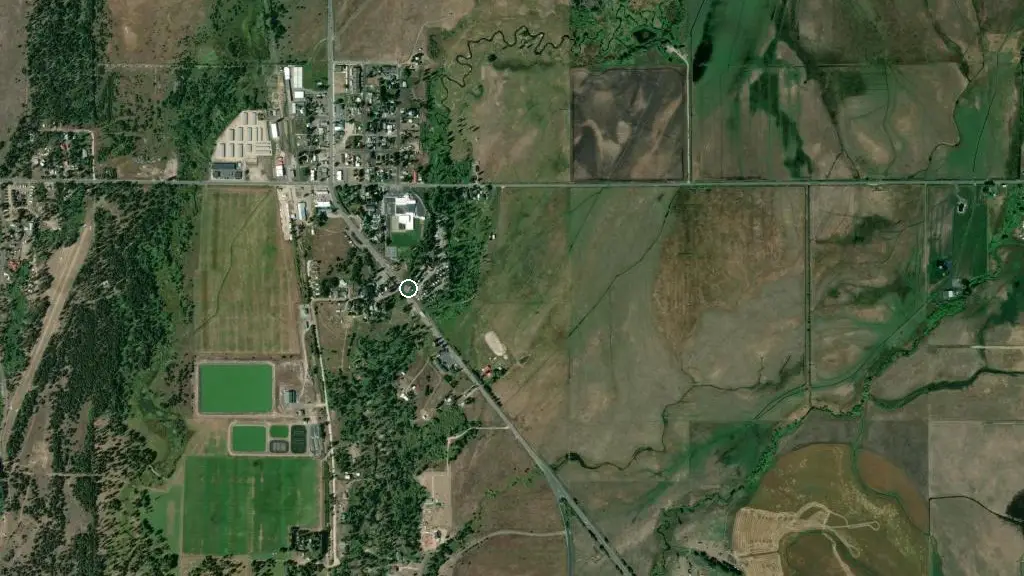 Aerial view of Chalet Family Campground and surroundings