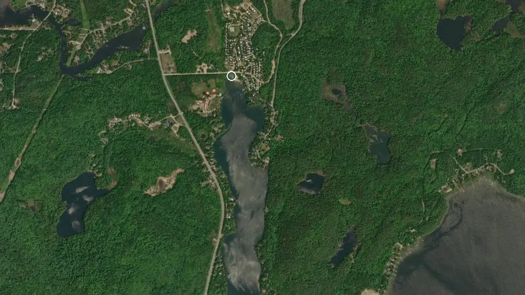 Aerial view of Camping Val-des-Bois and surroundings