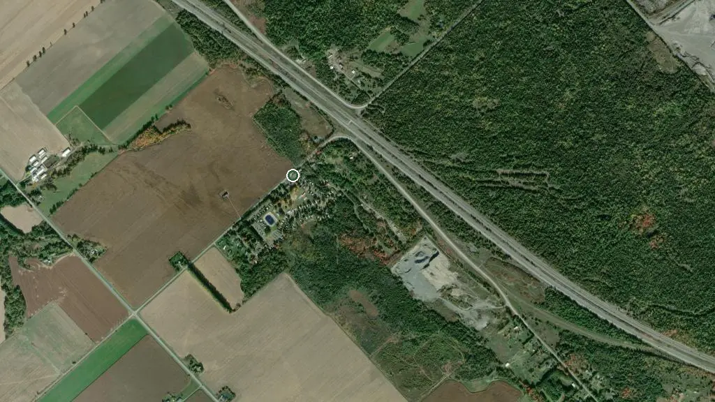Aerial view of Breezy Hill Camping & RV Park and surroundings