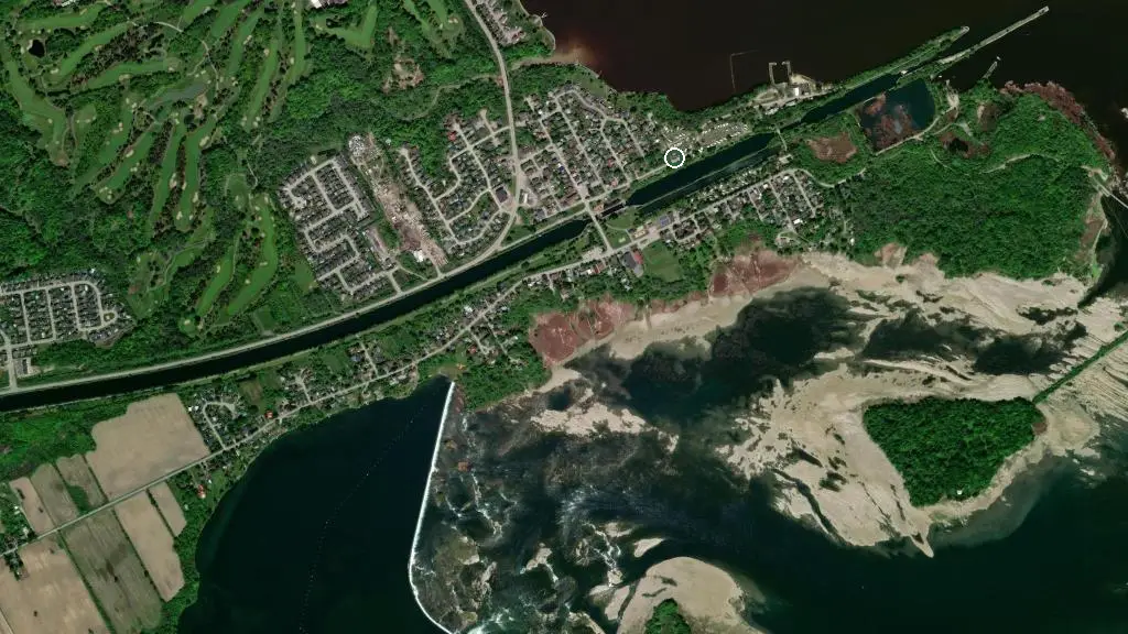 Aerial view of Village des Écluses and surroundings