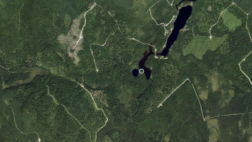 Aerial view of Refuge du Lac Long and surroundings