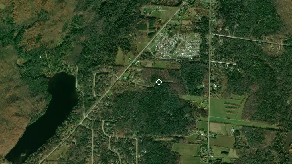 Aerial view of Camping Rustique Orford and surroundings