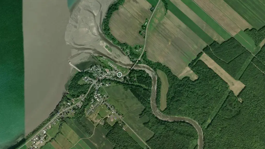 Aerial view of Camping du Parc de l'Île de Leclercville and surroundings