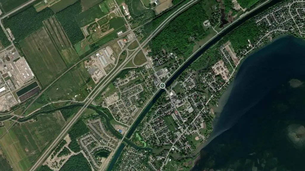 Aerial view of KOA Montreal Ouest and surroundings