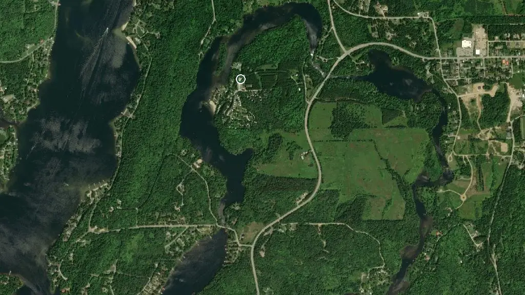 Aerial view of Camping la Pinède and surroundings