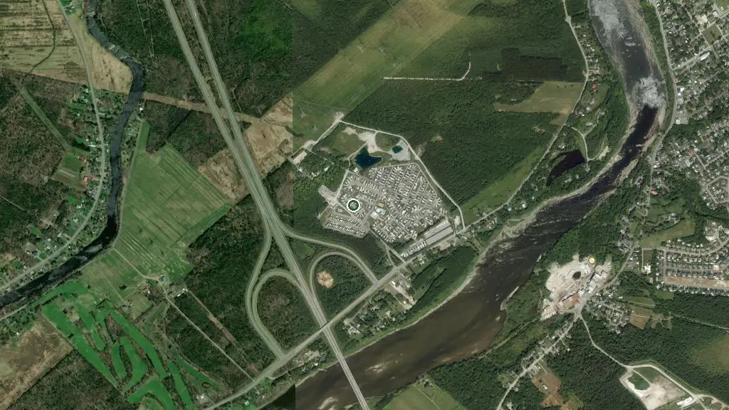 Aerial view of Camping du Boisé de la Chaudière and surroundings