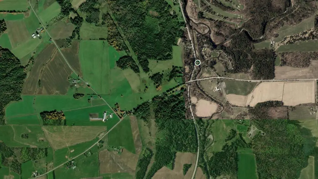 Aerial view of Camping du Pont Couvert and surroundings