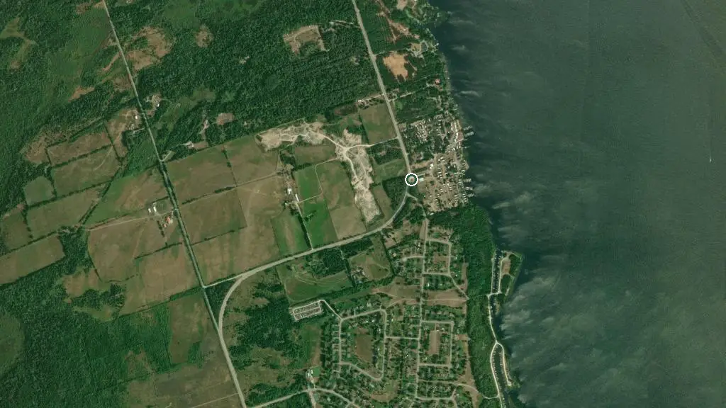 Aerial view of Lilac Lodge Trailer Park and surroundings