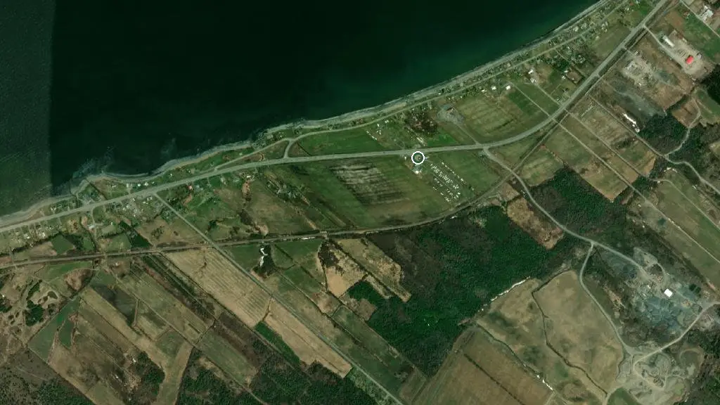 Aerial view of Camping Parc Sirois la Baleine and surroundings