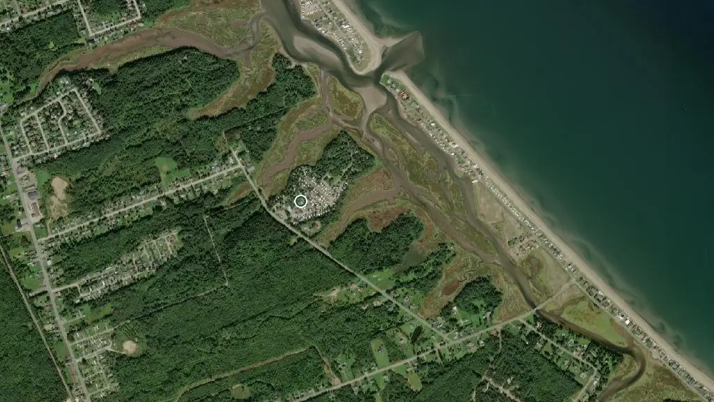 Aerial view of Park D'Amusement & Camping Malybel and surroundings