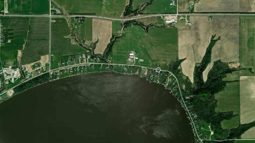 Aerial view of Sunnydale Cottages and surroundings