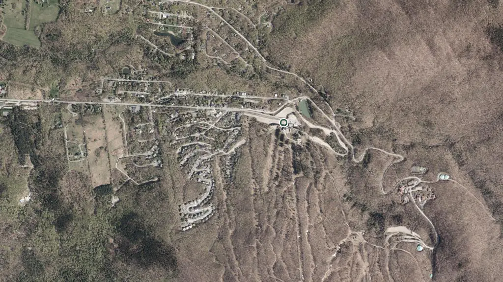 Aerial view of Camping Mont Sutton and surroundings