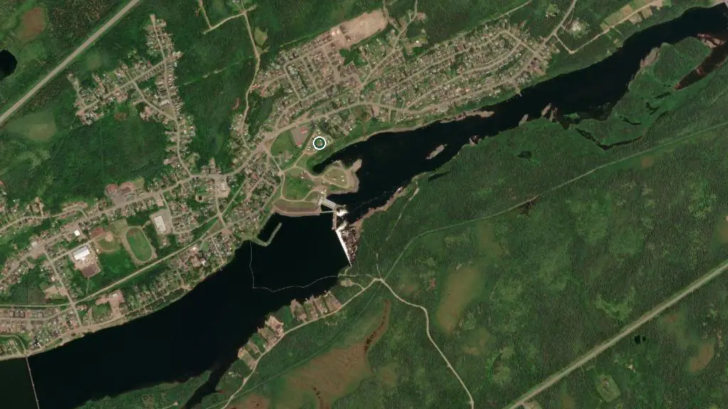 Aerial view of Fallsview Park and Campground and surroundings