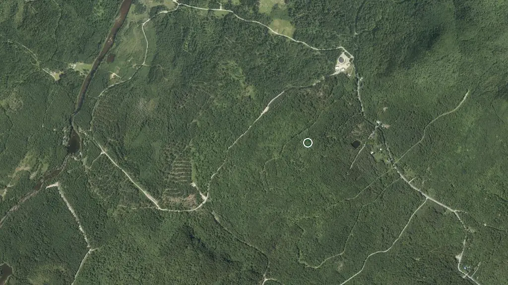 Aerial view of Refuge de l'Ermite and surroundings