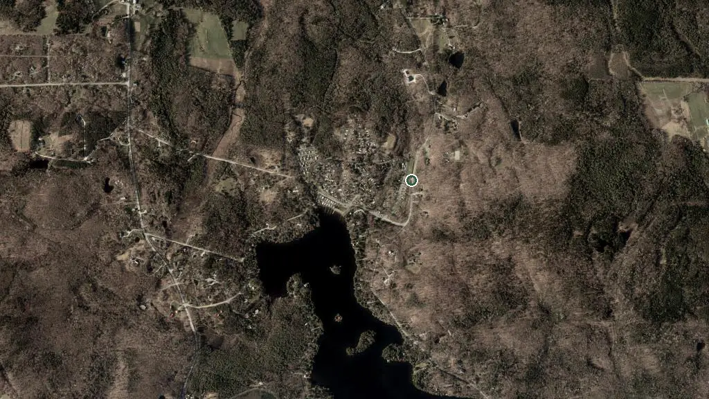 Aerial view of Camping Domaine du Lac Libby and surroundings