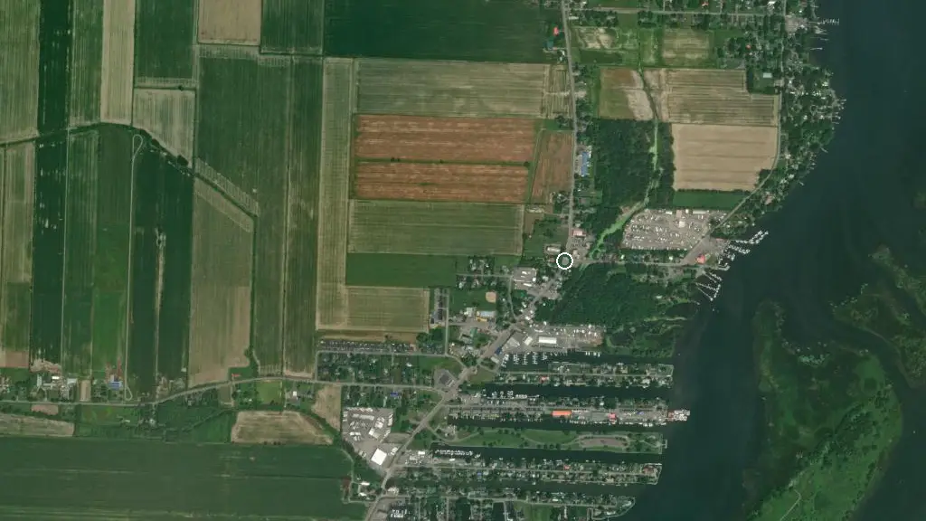 Aerial view of Camping Domaine Riviera and surroundings