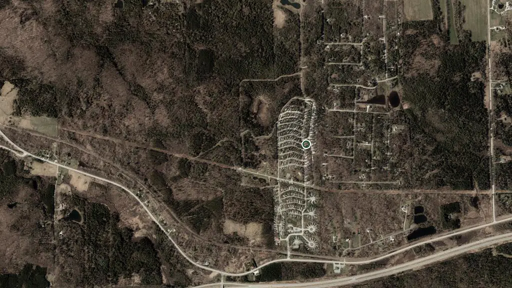 Aerial view of Domaine des Cantons and surroundings