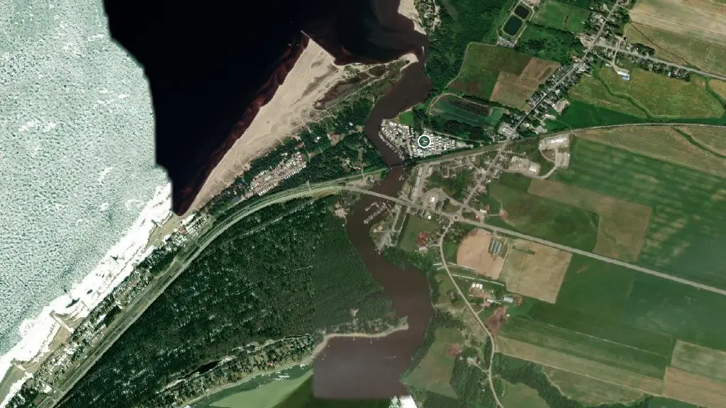 Aerial view of Camping l'Évasion and surroundings