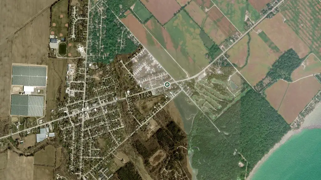 Aerial view of Lakeside Village Motel & Trailer Park and surroundings
