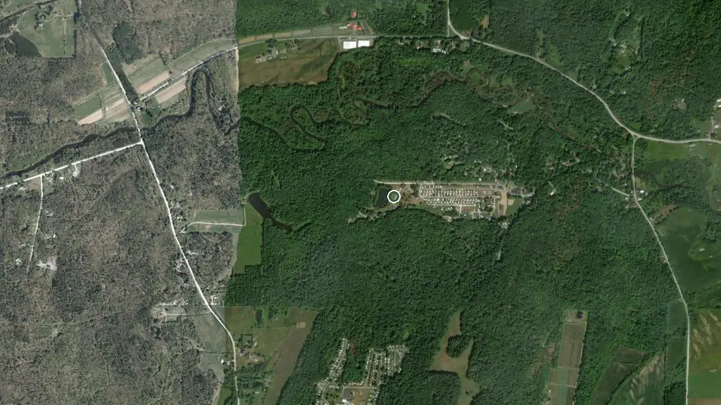 Aerial view of Camping Chutes Hunter and surroundings